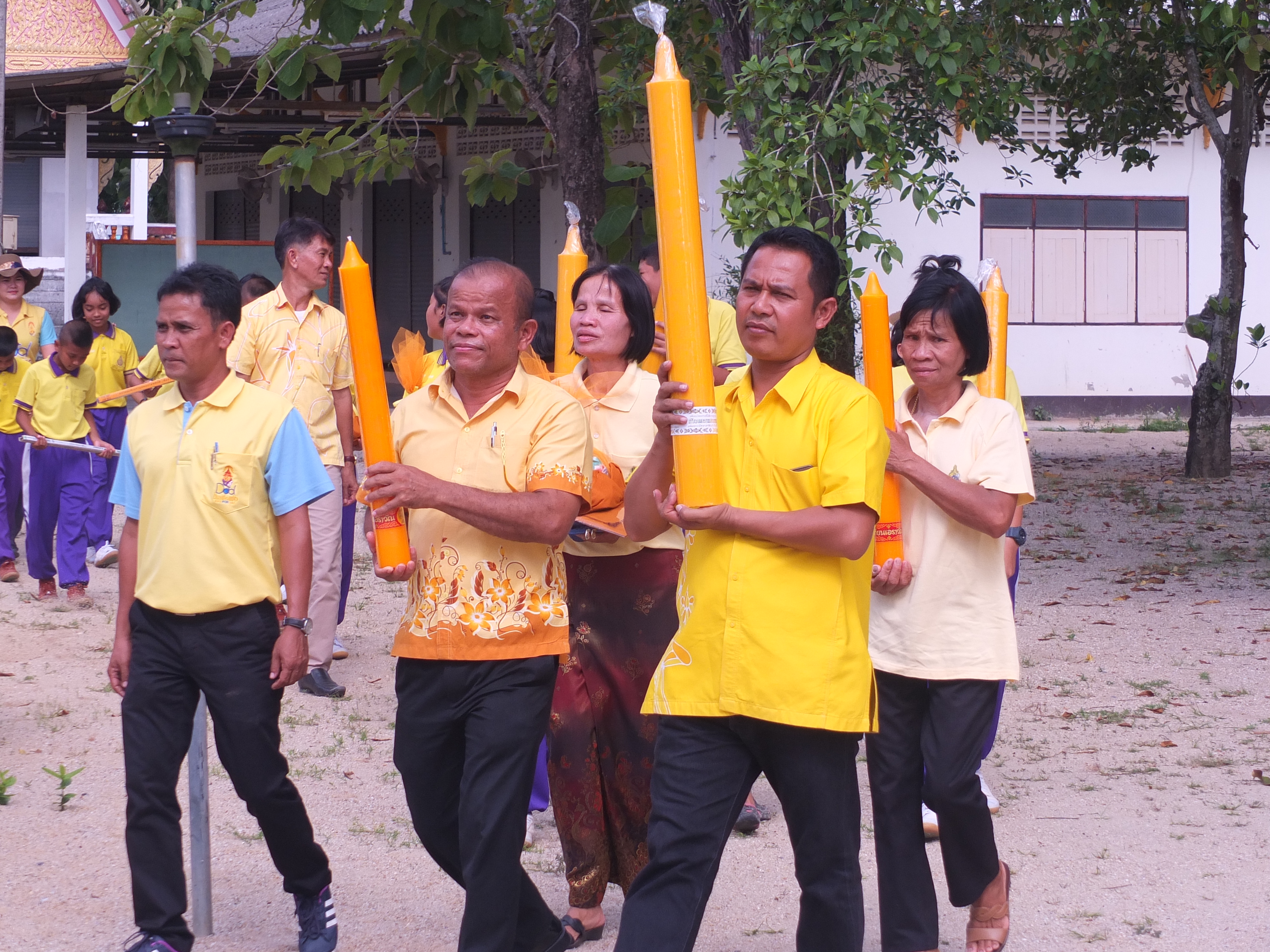 โครงการแห่เทียนเข้าพรรษา